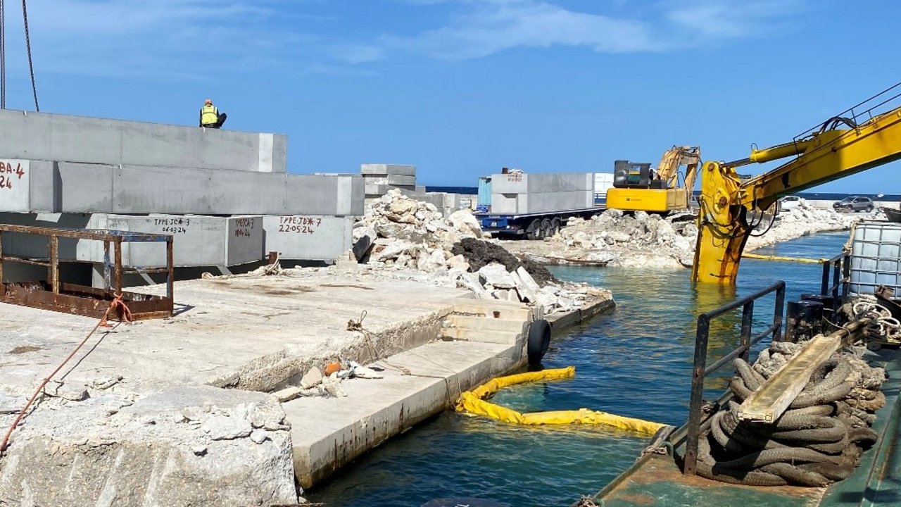 Baustelle auf Malta direkt am Mittelmeer